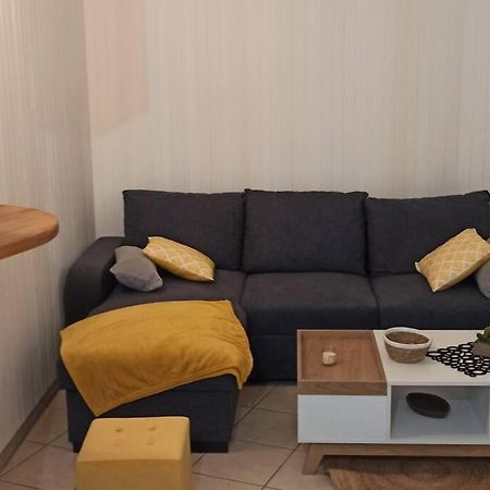 Petite Maison De Bourg Proche A84 Ducey-Les Cheris Zewnętrze zdjęcie